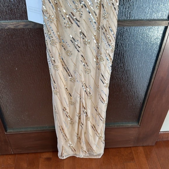 Mac Duggal women’s Cream One-Shoulder Dress with flower feather detail size 2. - Picture 11 of 13